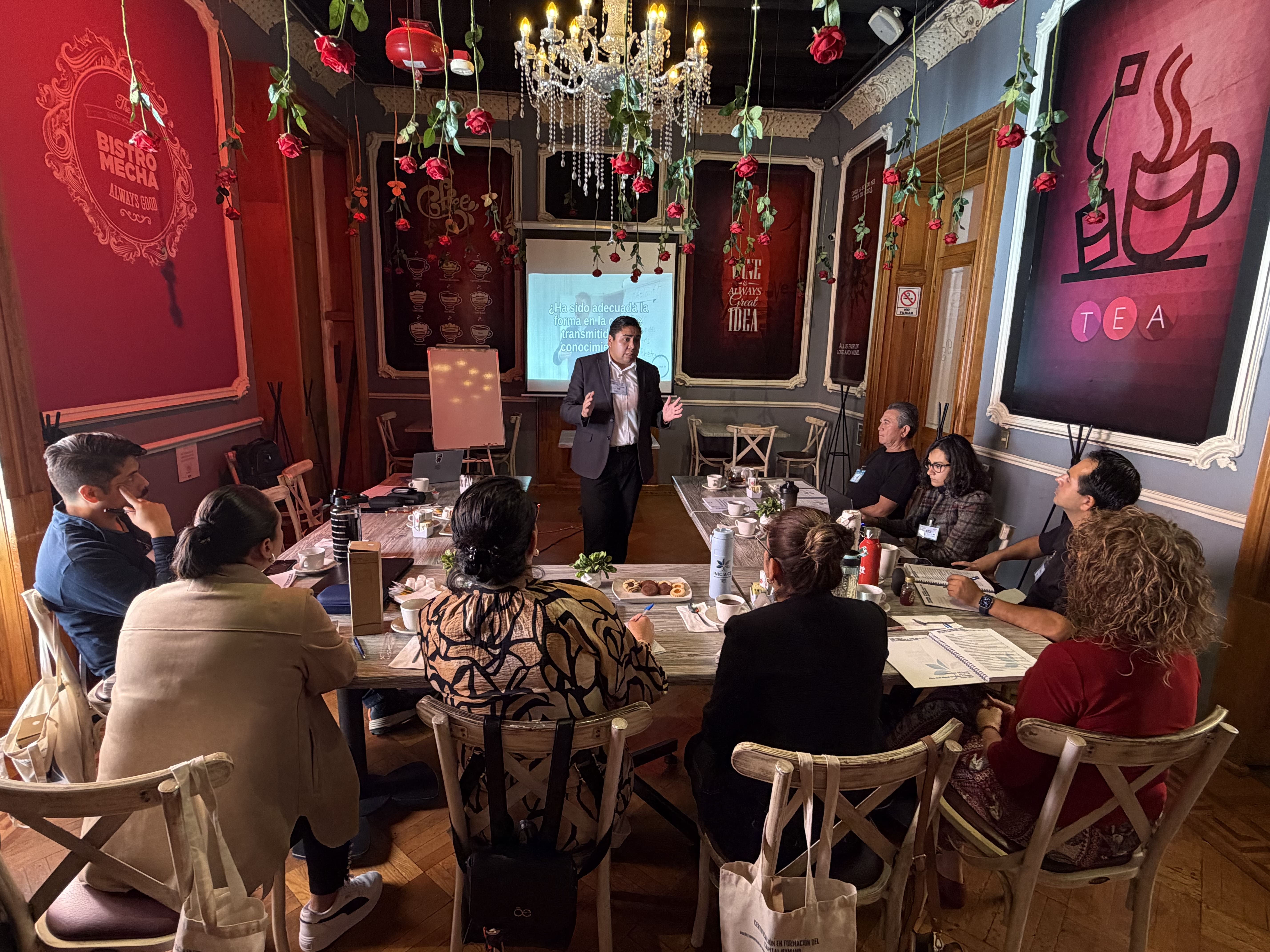 Sesión presencial del programa Capacitador Experto INICIA CE — Toluca